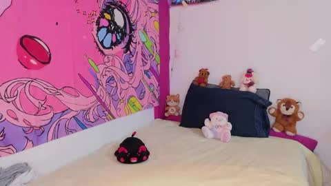 Kitty Zen online show from December 17, 8:15 pm