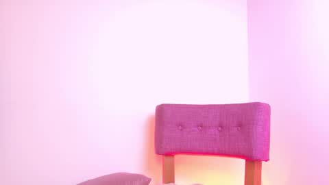 Kitty Hill online show from November 4, 5:28 am