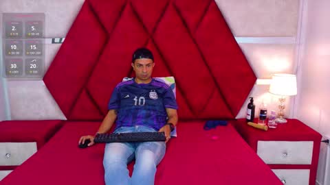 Snapshot of kity_spiderr chatting on November 19, 12:38 pm Luisa y Jairo online show from November 19, 12:38 pm