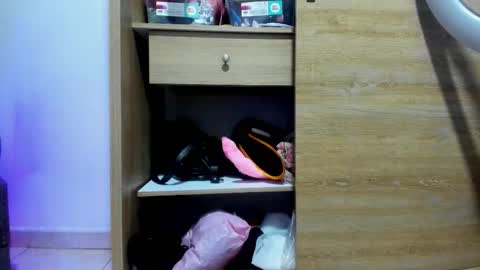 Lili online show from November 9, 11:30 am