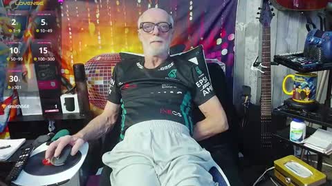 kiveuxmakeu online show from September 15, 8:25 am