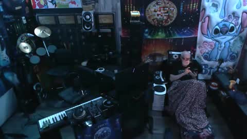 kiveuxmakeu online show from January 16, 6:28 am