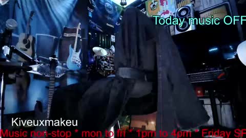 kiveuxmakeu online show from April 16, 5:58 pm