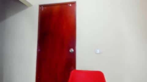 Snapshot of kiwi_mmm chatting on September 18, 11:18 pm kiwi_mmm online show from September 18, 11:18 pm