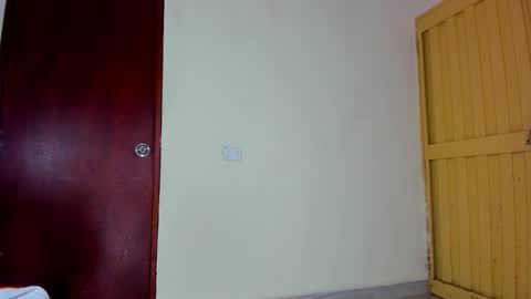 Snapshot of kiwi_mmm chatting on September 23, 10:35 pm kiwi_mmm online show from September 23, 10:35 pm