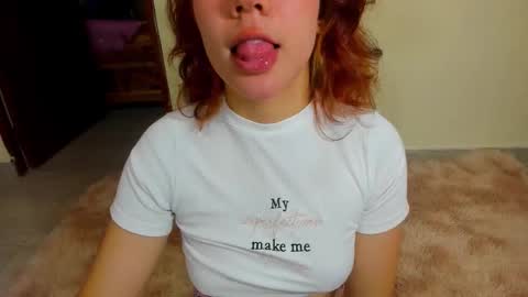 Snapshot of kiwi_mmm chatting on October 25, 5:30 pm kiwi_mmm online show from October 25, 5:30 pm