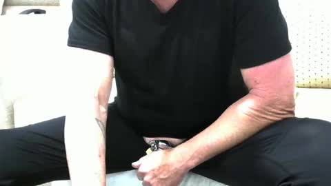 Snapshot of kiwikink33 chatting on February 23, 2:46 pm kiwikink33 online show from February 23, 2:46 pm