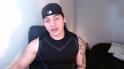 kiyo__ online show from April 6, 8:43 pm