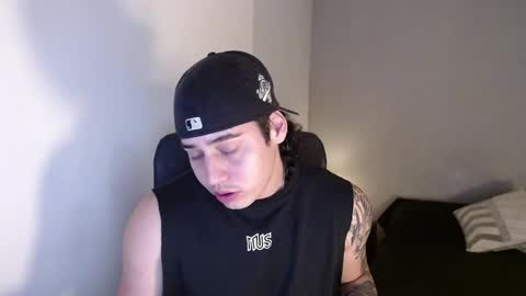 kiyo__ online show from April 19, 2:22 am