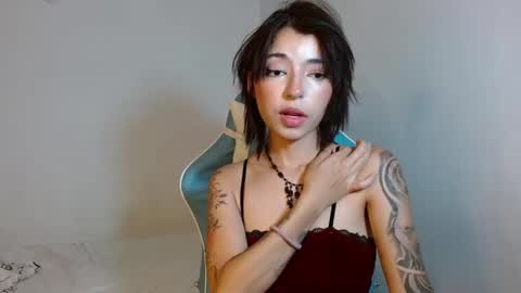 kiyu online show from December 4, 2:42 am