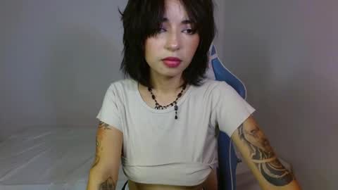 kiyu online show from December 7, 1:36 am