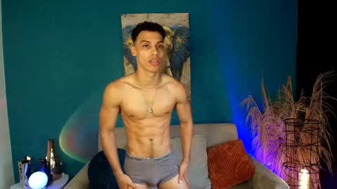 Snapshot of klaton__ chatting on October 12, 9:47 pm klaton__ online show from October 12, 9:47 pm