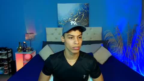 Snapshot of klaton__ chatting on November 1, 5:37 pm klaton__ online show from November 1, 5:37 pm