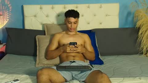 Snapshot of klaton__ chatting on December 14, 1:00 am klaton__ online show from December 14, 1:00 am