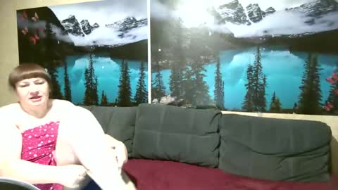 Kleosnow online show from April 11, 4:33 pm