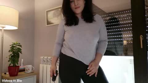 Snapshot of kleospassion chatting on November 6, 9:21 am Kleospassion online show from November 6, 9:21 am