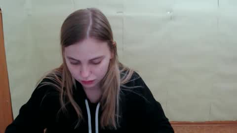 Snapshot of klerkarina chatting on December 3, 6:04 am klerkarina online show from December 3, 6:04 am