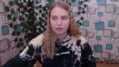 Snapshot of klerkarina chatting on December 4, 9:18 am klerkarina online show from December 4, 9:18 am