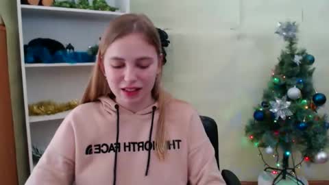 Snapshot of klerkarina chatting on December 7, 9:50 am klerkarina online show from December 7, 9:50 am