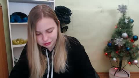 Snapshot of klerkarina chatting on December 22, 5:56 am klerkarina online show from December 22, 5:56 am