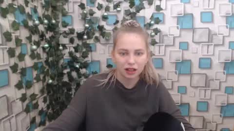 Snapshot of klerkarina chatting on January 10, 4:54 am klerkarina online show from January 10, 4:54 am