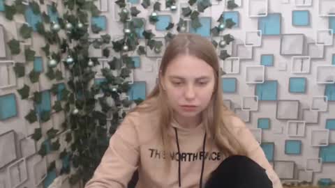 Snapshot of klerkarina chatting on January 21, 9:57 am klerkarina online show from January 21, 9:57 am
