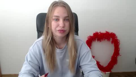 Snapshot of klerkarina chatting on October 19, 4:46 am klerkarina online show from October 19, 4:46 am