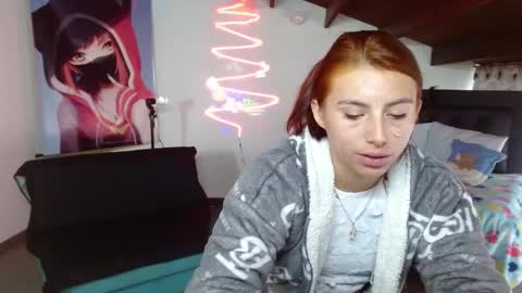 Snapshot of kloe_deker chatting on December 3, 1:43 pm Kloe deker online show from December 3, 1:43 pm