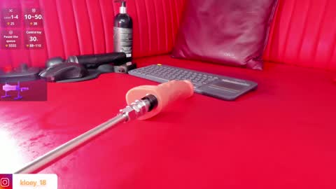 Kloey  online show from December 29, 3:00 am