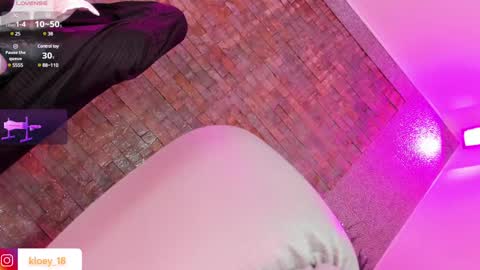 Kloey  online show from January 30, 1:00 am