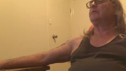 Snapshot of knobout chatting on June 15, 10:17 am knobout online show from June 15, 10:17 am