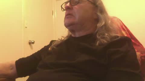 Snapshot of knobout chatting on June 24, 10:36 am knobout online show from June 24, 10:36 am