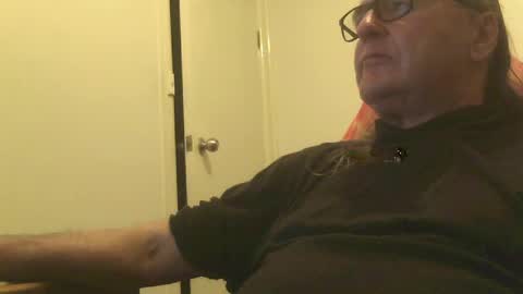 Snapshot of knobout chatting on June 25, 8:52 am knobout online show from June 25, 8:52 am