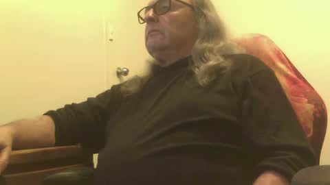 Snapshot of knobout chatting on June 29, 8:09 am knobout online show from June 29, 8:09 am