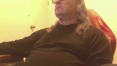 Snapshot of knobout chatting on July 1, 11:45 am knobout online show from July 1, 11:45 am