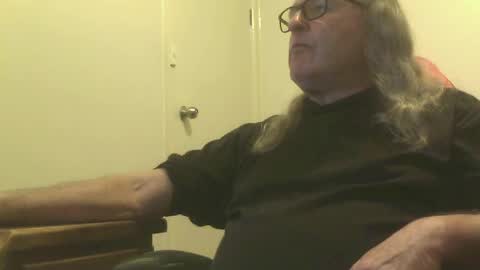 Snapshot of knobout chatting on July 5, 11:17 am knobout online show from July 5, 11:17 am