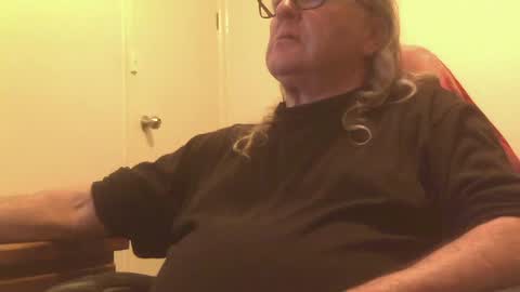 Snapshot of knobout chatting on July 7, 12:31 pm knobout online show from July 7, 12:31 pm
