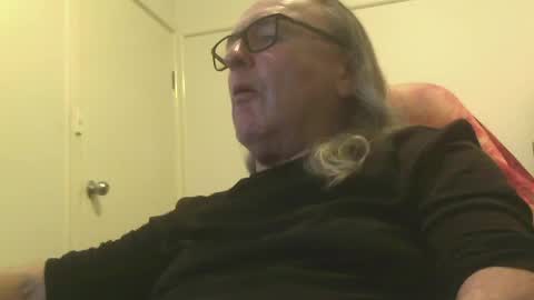 Snapshot of knobout chatting on July 15, 12:32 pm knobout online show from July 15, 12:32 pm