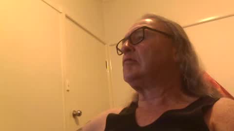 Snapshot of knobout chatting on August 2, 11:19 am knobout online show from August 2, 11:19 am