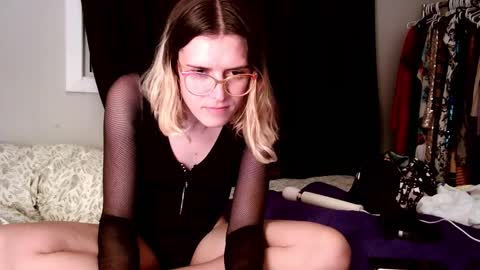 knottybadgirl online show from October 18, 4:37 am