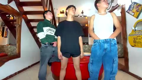 Snapshot of kobayaske chatting on February 2, 12:09 am kobayaske online show from February 2, 12:09 am