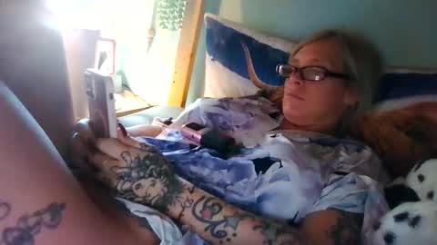 kochamciemichelle online show from April 7, 9:15 pm