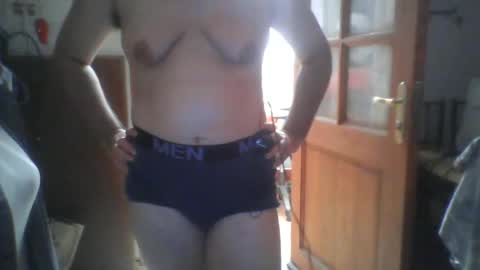 Snapshot of kodas_bud chatting on January 13, 9:52 pm kodas_bud online show from January 13, 9:52 pm