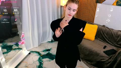 Lilu online show from April 4, 11:13 pm