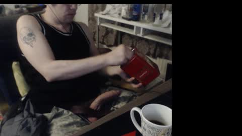 Snapshot of kompura chatting on December 5, 8:05 pm Kompura online show from December 5, 8:05 pm