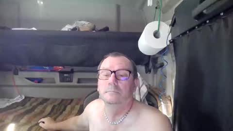 Snapshot of komputer123456789 chatting on May 24, 6:29 am Bogdan online show from May 24, 6:29 am