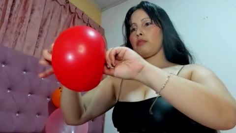 Snapshot of konie_hot chatting on October 11, 2:11 am konie Diaz online show from October 11, 2:11 am