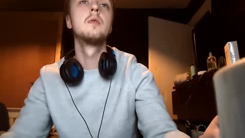 Snapshot of kookieskush chatting on February 15, 1:49 pm Kookies online show from February 15, 1:49 pm