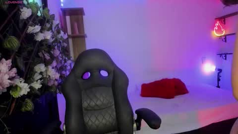 Snapshot of kora_red999 chatting on November 12, 1:22 pm Kora Red online show from November 12, 1:22 pm