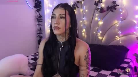 Snapshot of korolovaa chatting on December 3, 1:24 am korolova online show from December 3, 1:24 am